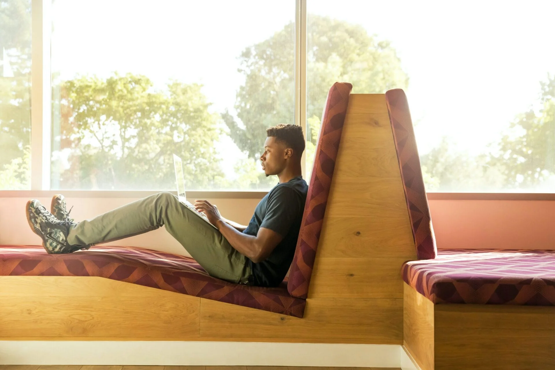 Unleashing Wanderlust: The Soaring Era of Digital Nomadism in the WFH Revolution